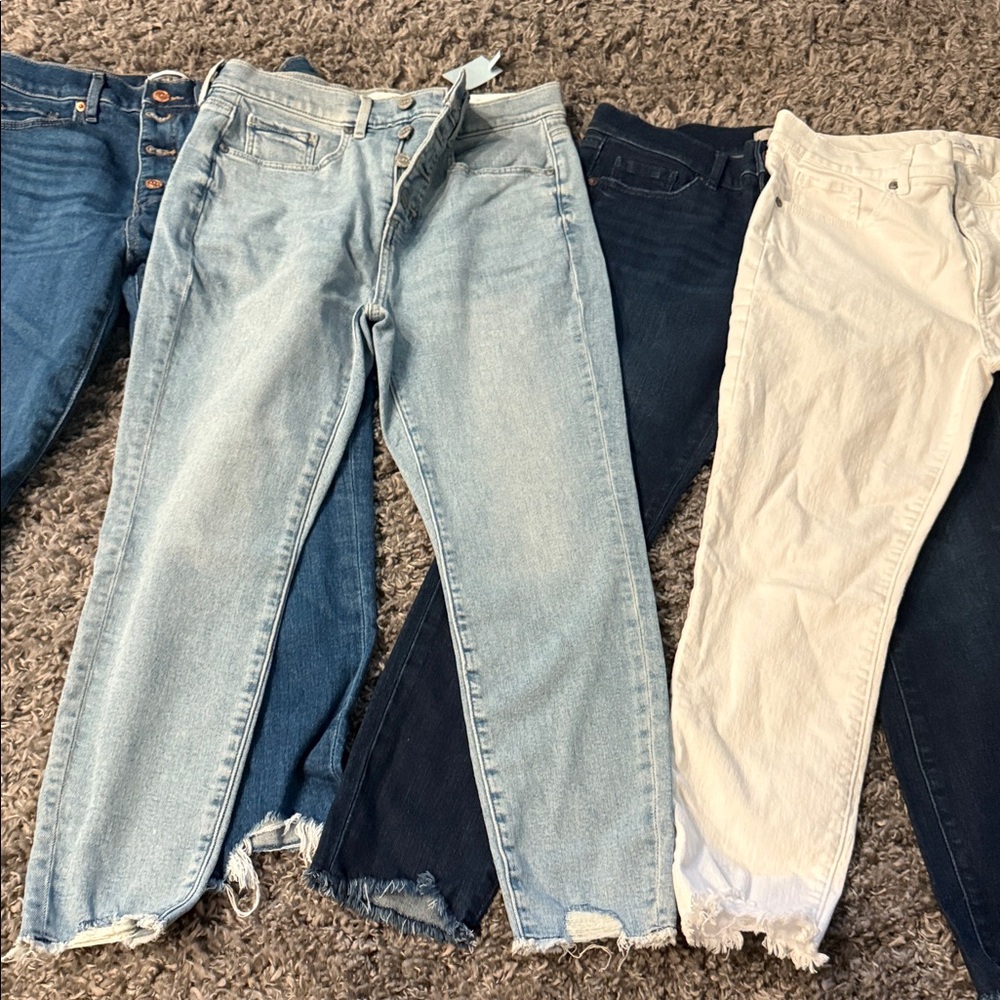 LOFT Women's Cropped Jeans in Blue and Cream